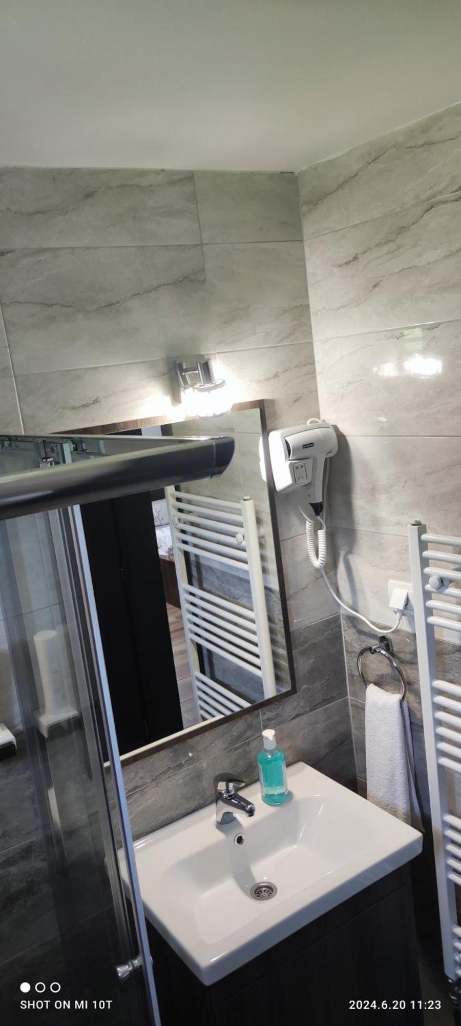 Pansion I Restoran ,, Pogled" Hotel Han Pijesak Exterior foto