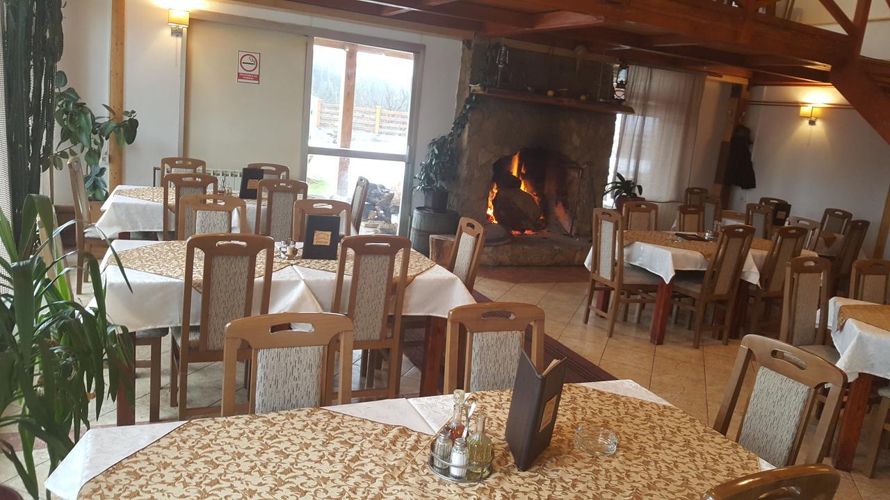 Pansion I Restoran ,, Pogled" Hotel Han Pijesak Exterior foto