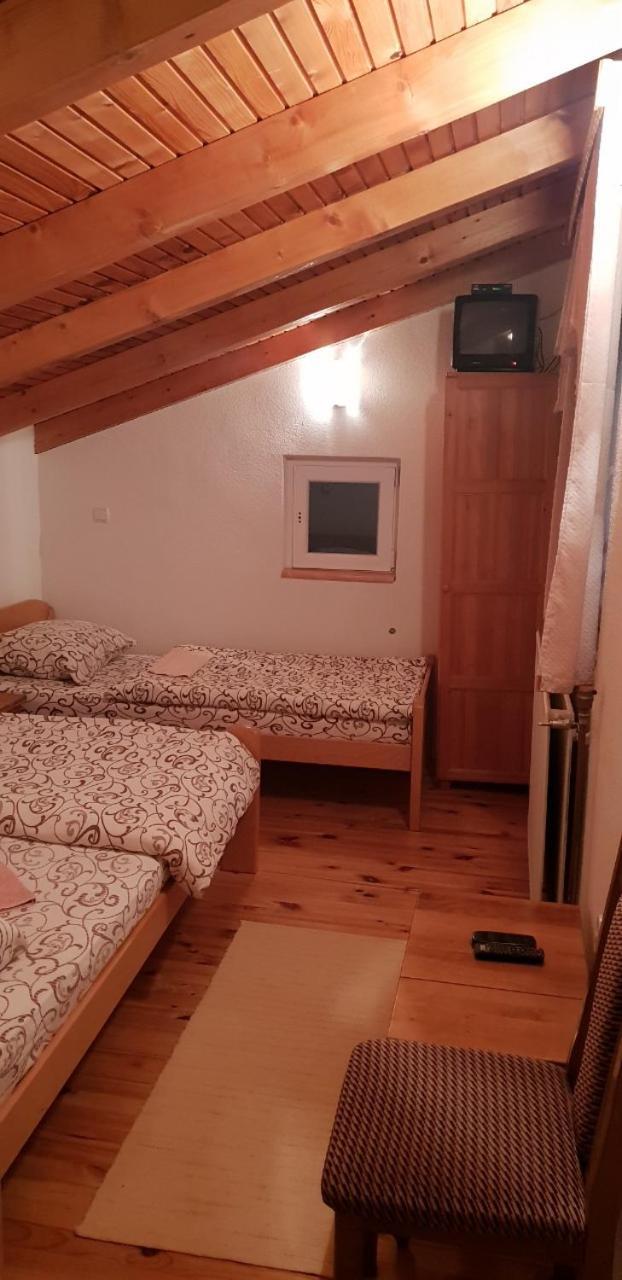 Pansion I Restoran ,, Pogled" Hotel Han Pijesak Exterior foto